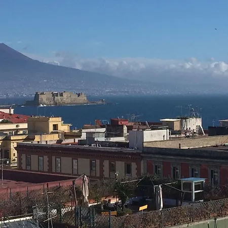 Casamiranapoli לינה וארוחת בוקר 4*
