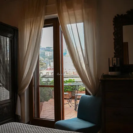 Casamiranapoli فندق مبيت وإفطار نابولي