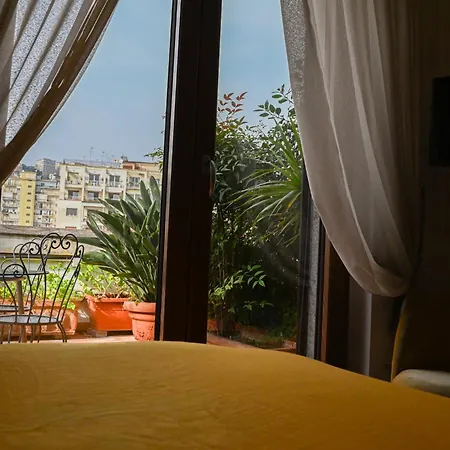 فندق مبيت وإفطار Casamiranapoli نابولي